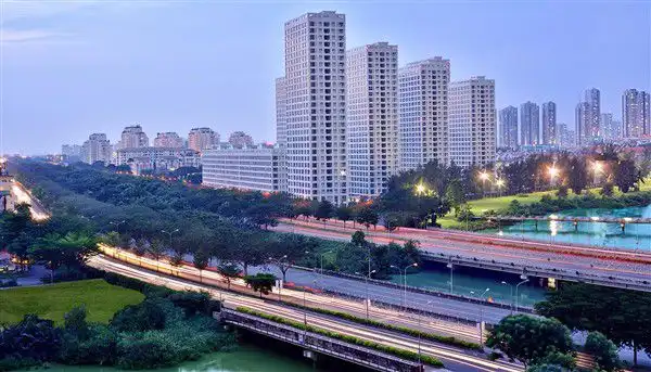 Happy Valley Phu My Hung: 반월 호수, Crescent Mall 인접 주거