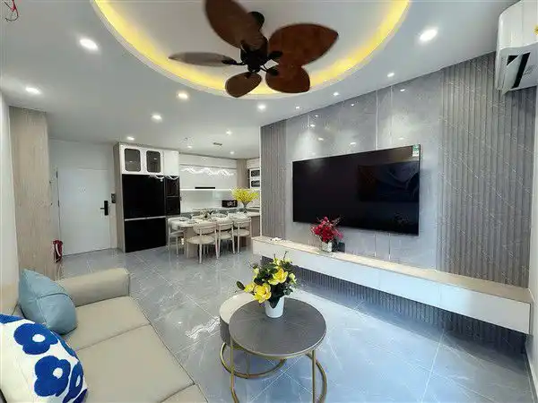 Sky Garden 3 3BR 2BA 고급 신규 가구, 월 2800만 동 - 한인 집중 지역