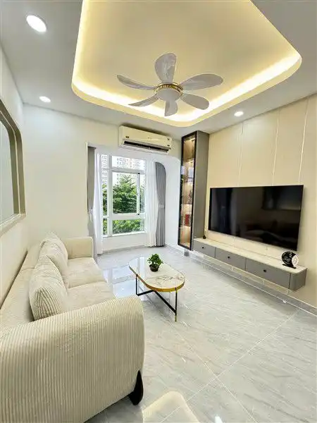 Sky Garden 3 3BR 2BA 고급 신규 가구, 월 2800만 동 - 한인 집중 지역