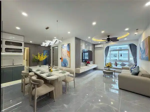 Properties 2 Sky Garden 3 3BR 2BA 고급 신규 가구, 월 2800만 동 - 한인 집중 지역