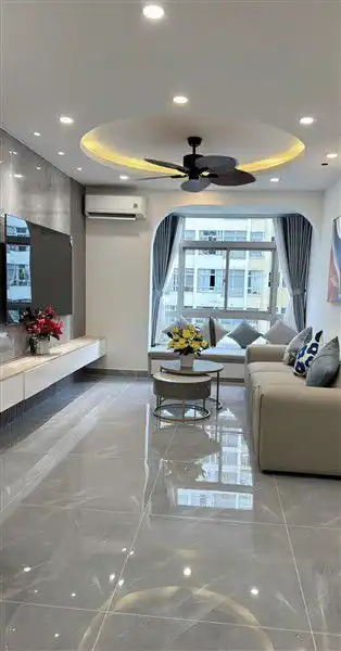 Sky Garden 3 3BR 2BA 고급 신규 가구, 월 2800만 동 - 한인 집중 지역